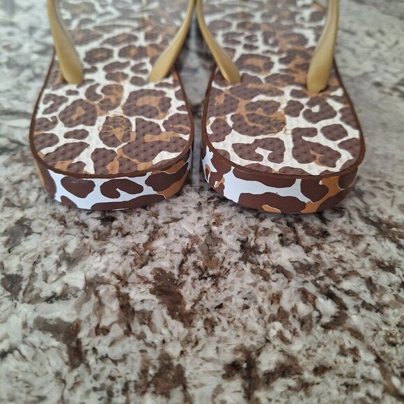 lilly Pulitzer pool animal print thong sandals size 9-10 - Picture 6 of 10